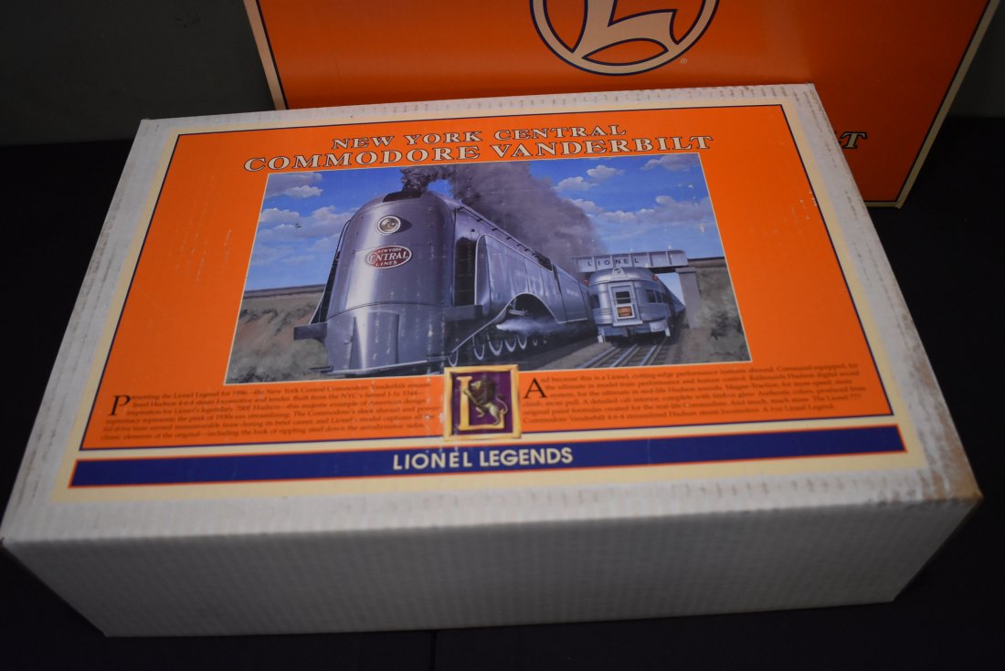 Lionel 6-18045 NYC Commodore Loco & Tender (1 of 6)