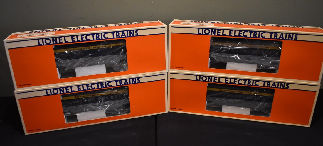 Set of 4 Lionel Chesapeake & Ohio Passenger Cars: Set of 4 Lionel Chesapeake & Ohio Passenger Cars