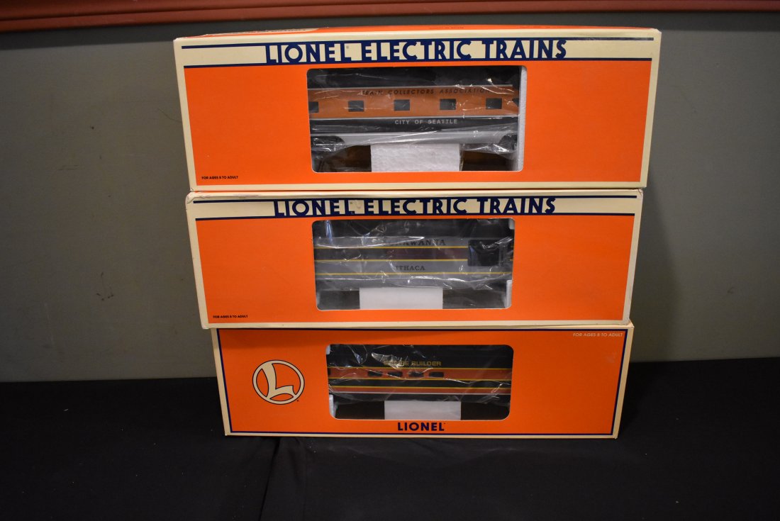 Lot of 3 Lionel Passenger Cars: Includes 6-52062, 19135 and 19182