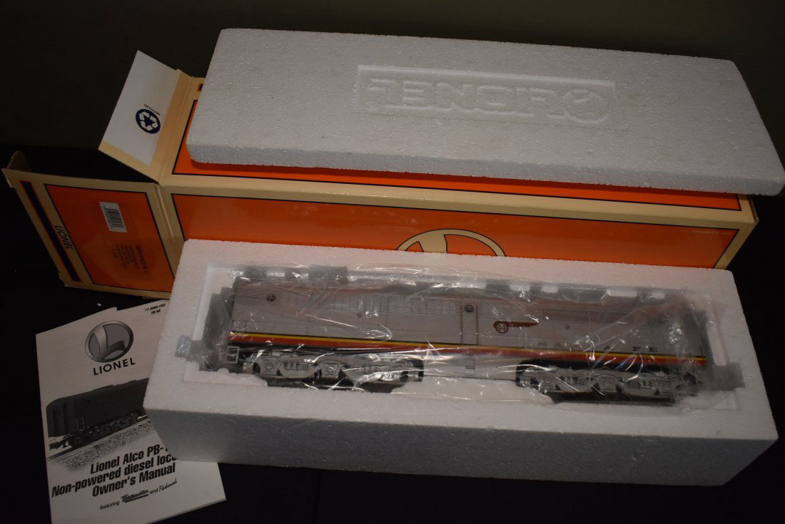Lionel Santa Fe Alco PB-1 Engine 6-18965: in box