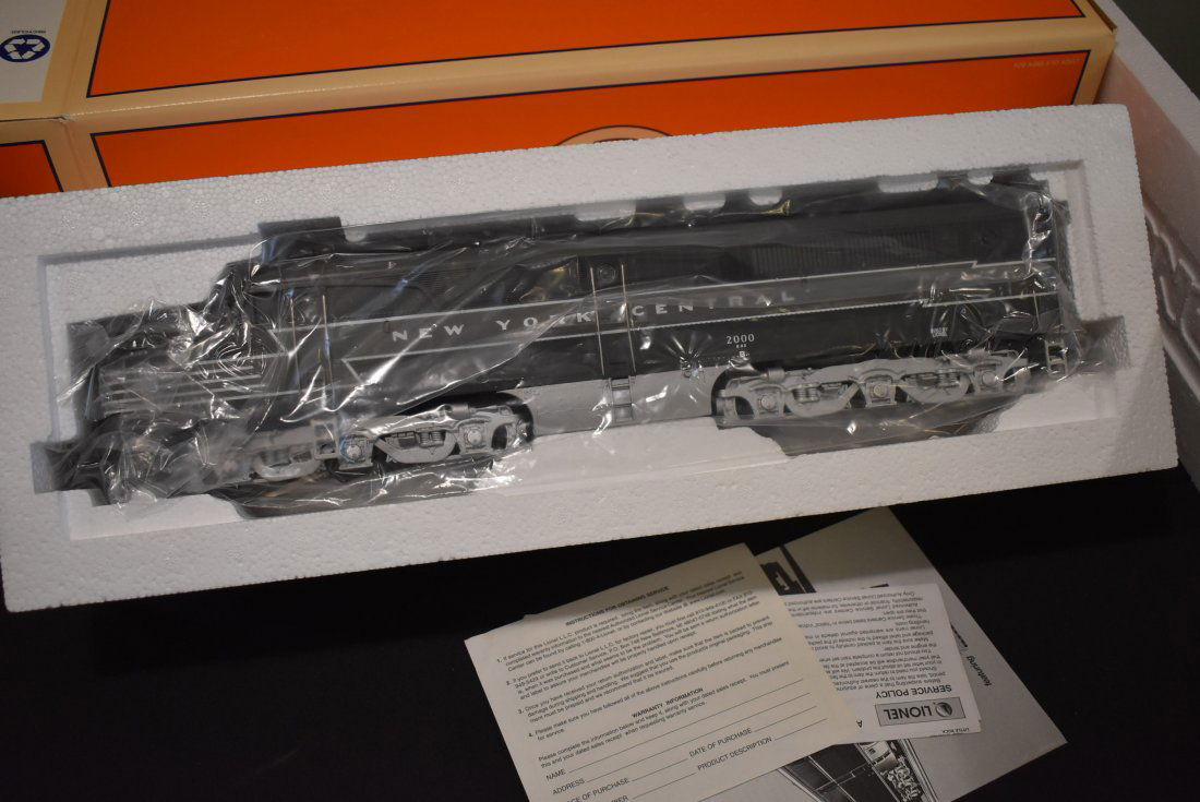 Lionel NYC Alco PA-1 Diesel Locomotive 6-18953 (1 of 4)