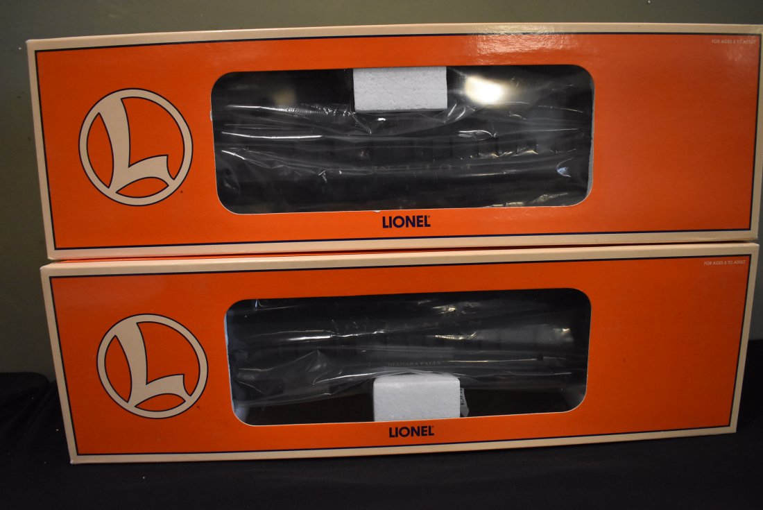 2 Lionel Pullman Sleeper Cars (1 of 2)