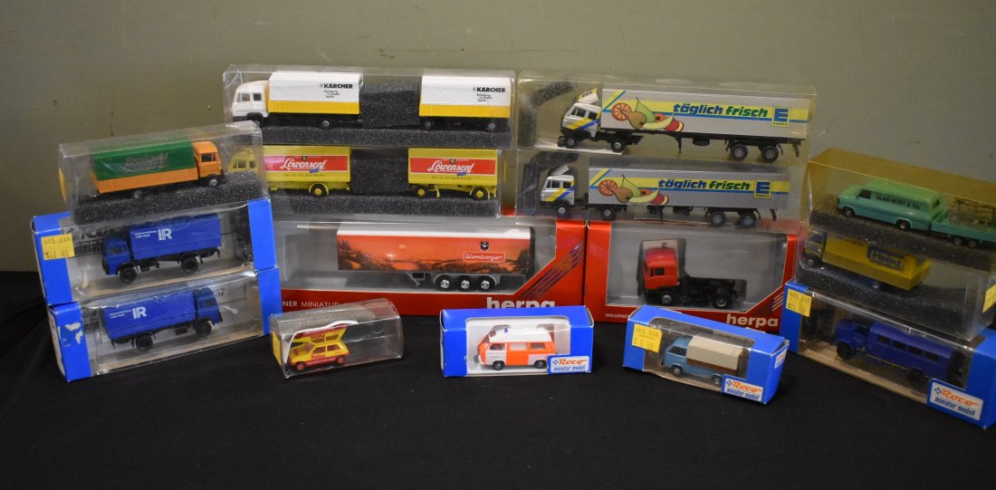 Lot of 14 HO Scale Cars, Trucks, Vehicles NEW (1 of 3)