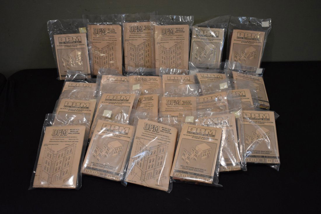 Lot of 24 HO Scale DPM Modular Wall Systems Kits NEW (1 of 3)