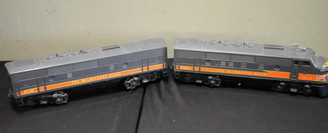 Lionel Milwaukee Road F-3 Diesel A-B Units (1 of 4)