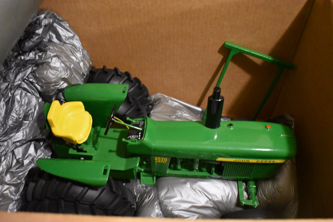 Big 1/8 Scale John Deere Die-Cast 4020 Tractor NEW: BIG 1/8 Scale Die-Cast John Deere 4020 Tractor. It comes new in box