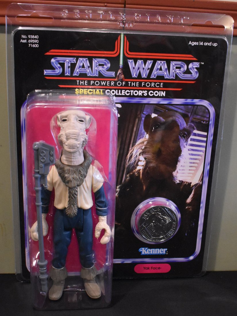 Gentle Giant Star Wars Jumbo POTF Yak Face Coin: Gentle Giant Star Wars Vintage Collection Jumbo POTF Version Yak Face w/ Coin