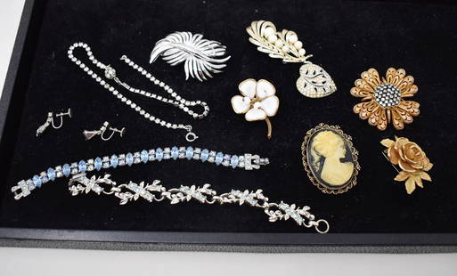 Lot of Vintage Rhinestone Jewelry HAR, etc.: A Lot of Vintage Rhinestone and Other Jewelry, much of it is signed, as shown