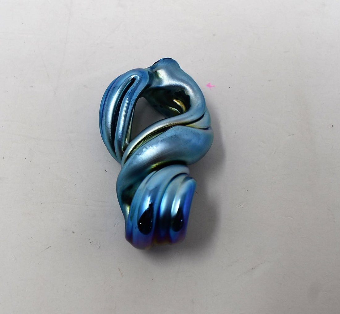 RARE Charles Lotton Art Glass "Silka" Pendant Signed: Charles Lotton Blue Aurene "Silka" Pendant, Signed. It measures 2.5" long and is in excellent condition. Hard to find early item.