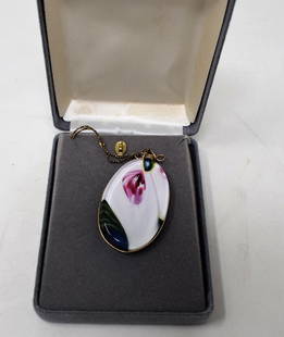 Signed Soltis Art Glass Pendant/Necklace: Signed Soltis Art Glass 2" Pedant on sterling chain, excellent condition
