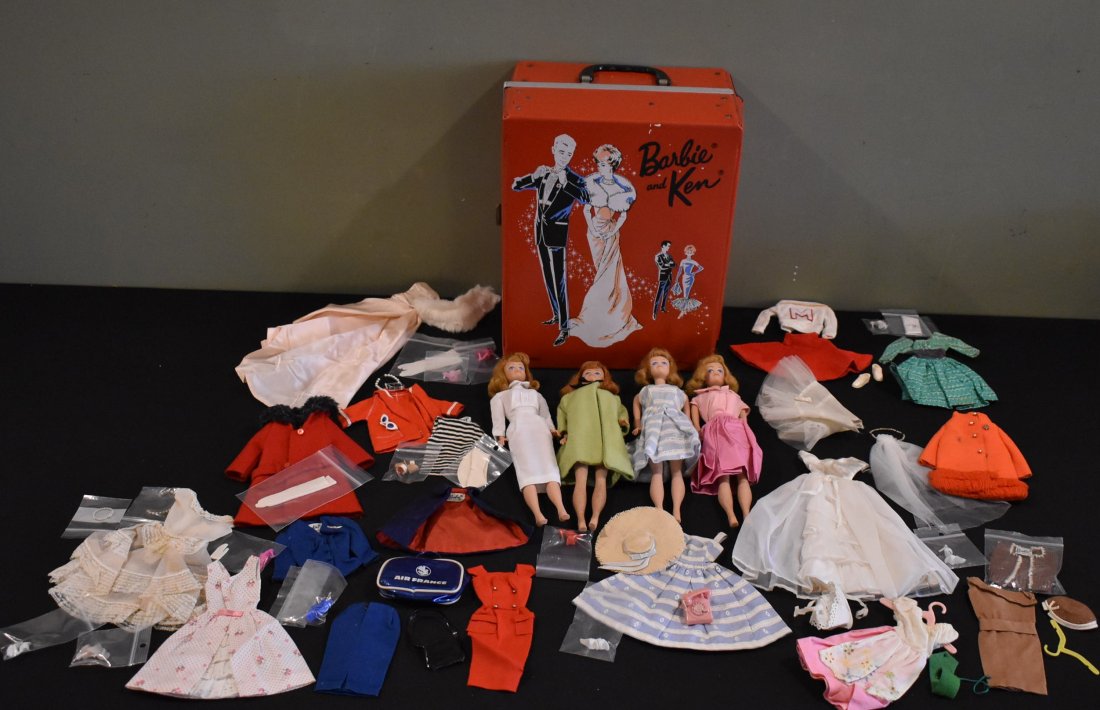 4 Midge Barbie Dolls, Case & Clothes Lot: 4 Midge Barbie Dolls, Case & Clothes Lot - Please see Photos for What is included and Condition of Items - please see photos for condition!!