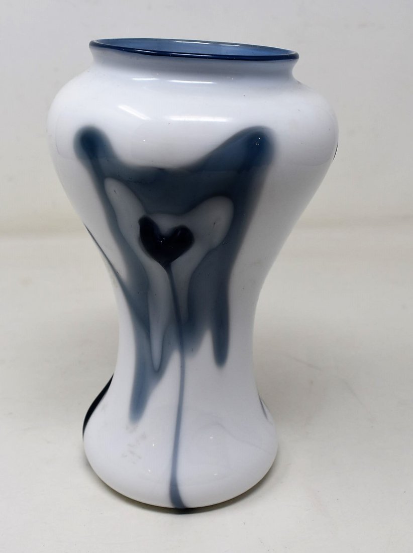 Dailey Art Glass Vase: 7.5" Blue & White Abstract Signed Dailey Art Glass Vase