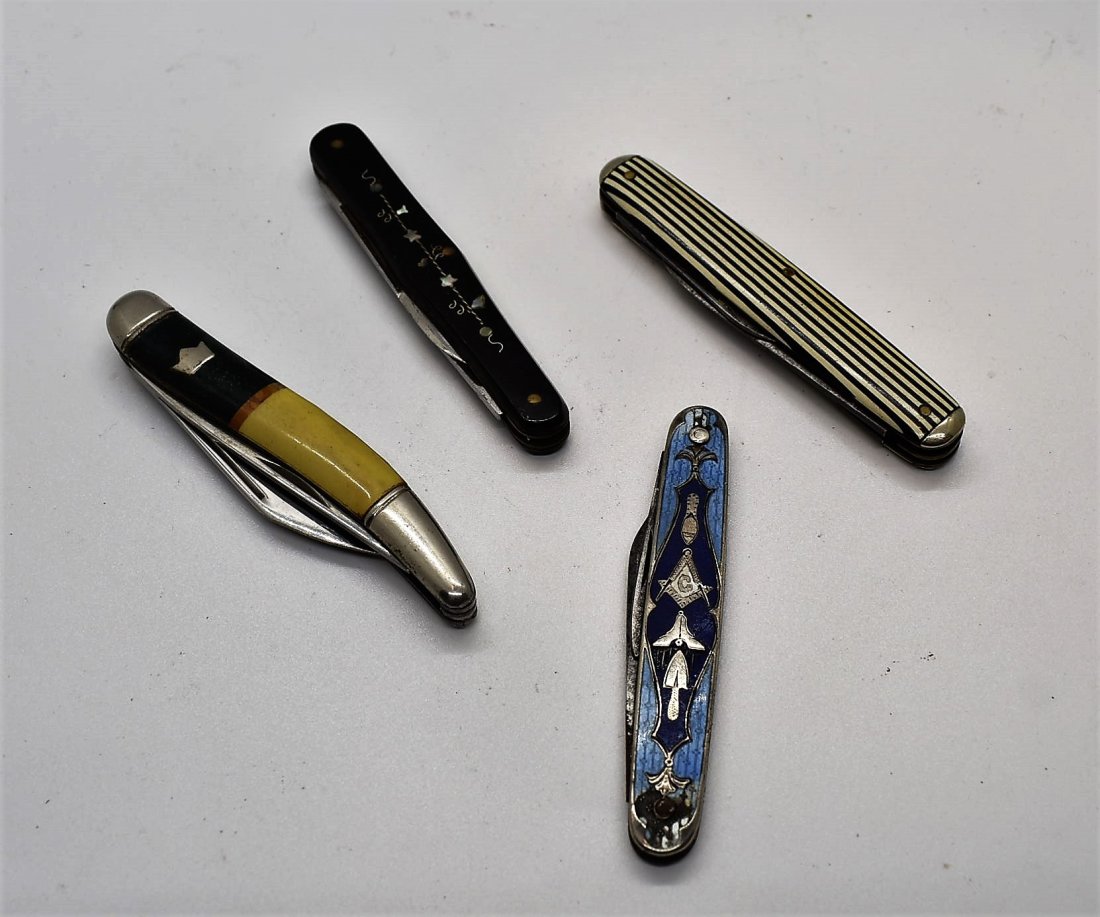 Group of 4 Vintage Pocket Knives (1 of 3)