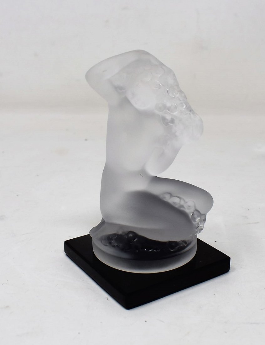 Lalique Crystal Nude Figure: Lalique Crystal Nude Woman Figure/Paperweight. It measures 3.5" tall, on a base.