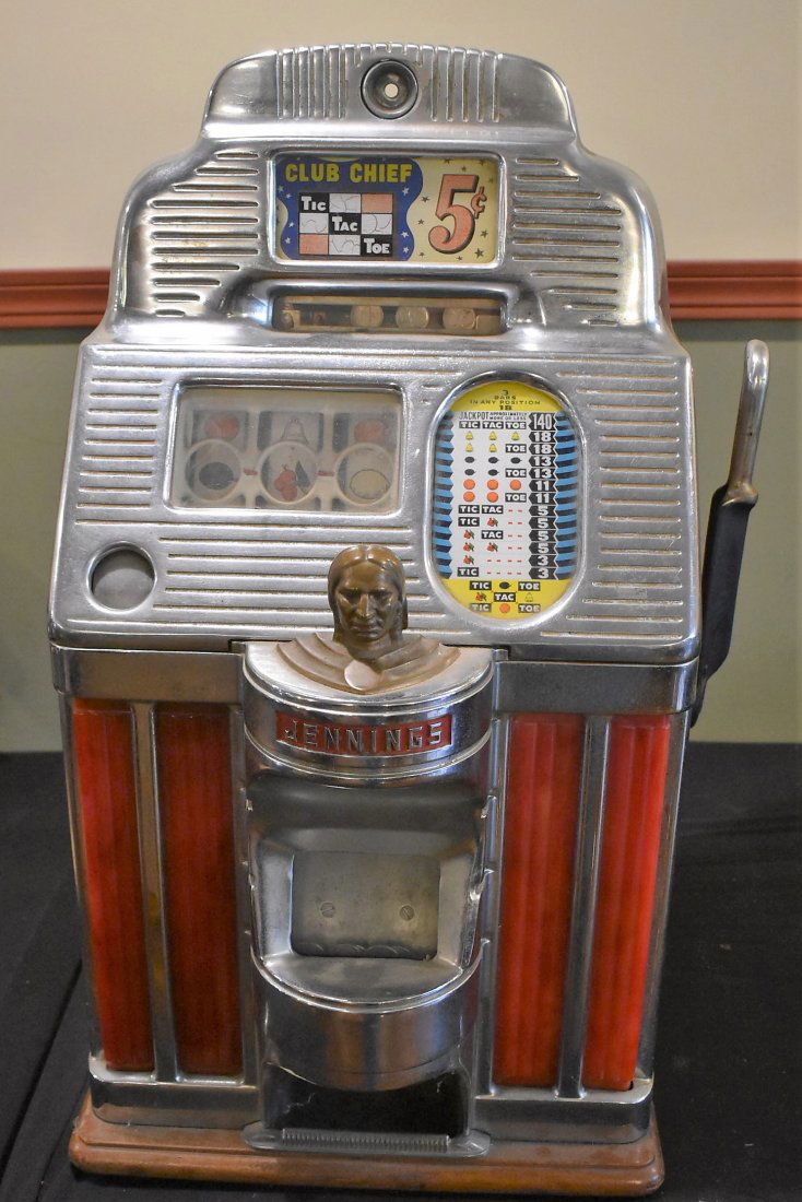 Vintage Jennings Sun Chief 5 Cent Slot Machine (1 of 7)
