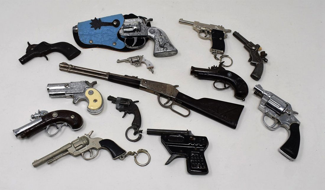 Lot of 13 Vintage Assorted Toy Guns (1 of 4)