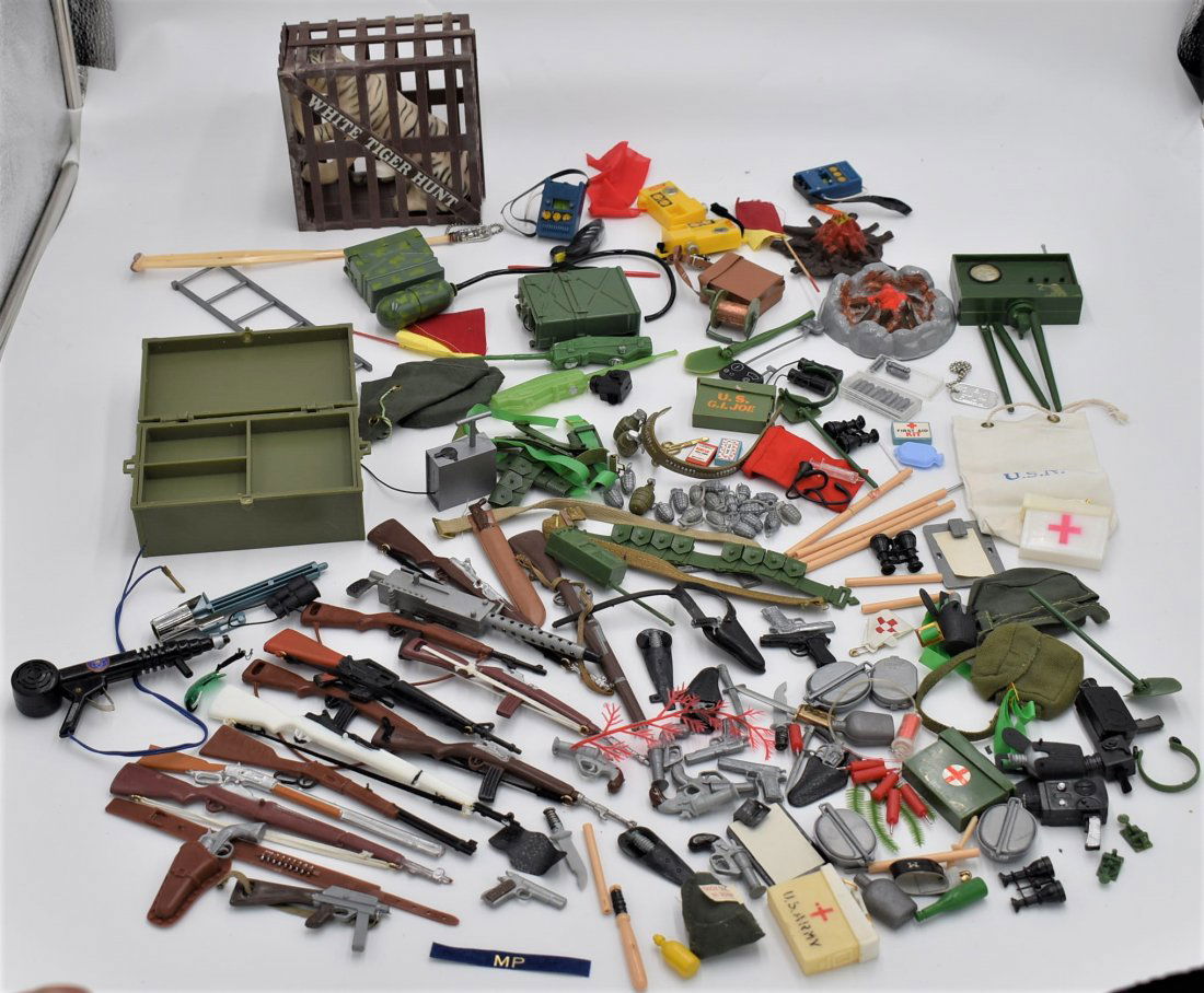 G, I, Joe Vintage Accessories and weapons Lot (1 of 5)
