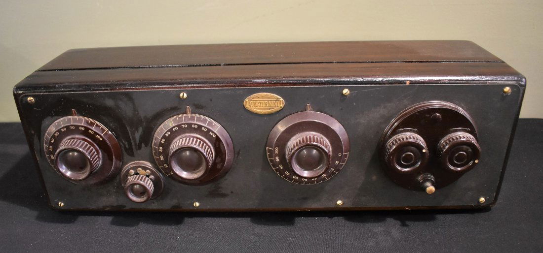 Vintage Atwater Kent Model 20 Tube Radio (1 of 5)