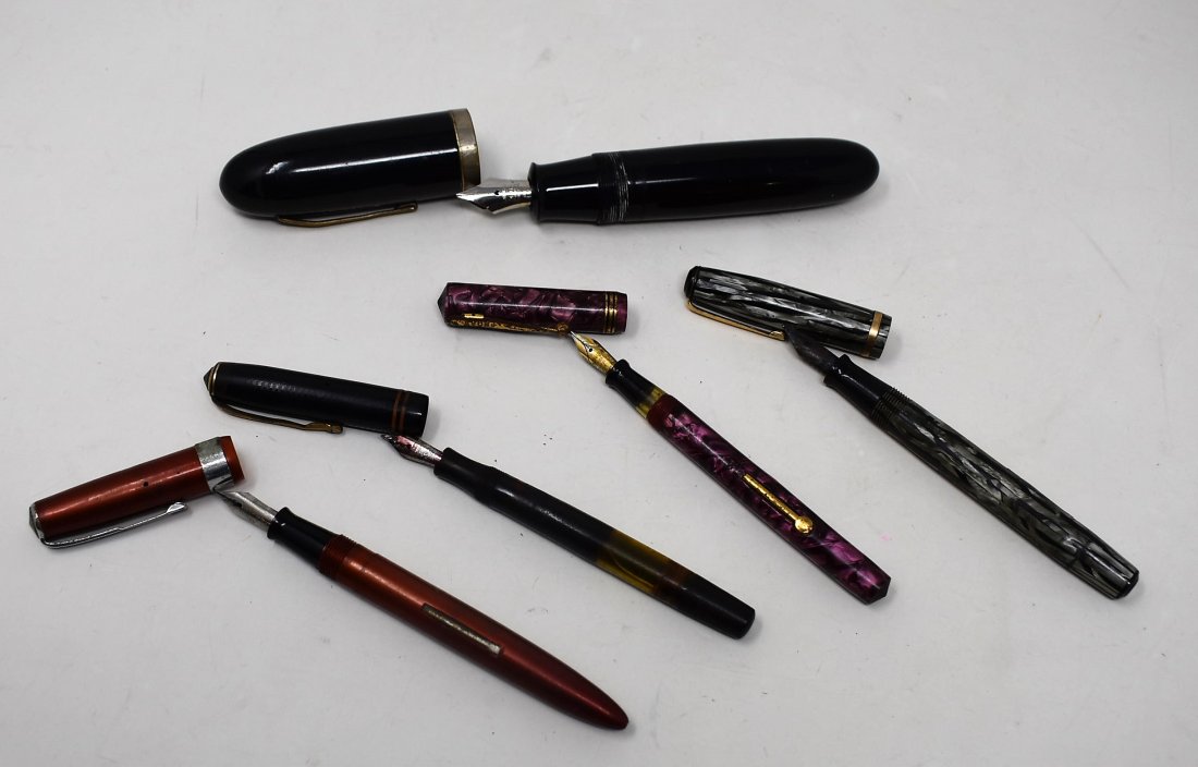 Lot of 5 Vintage Fountain Pens: A Group of 5 Vintage Fountain Pens