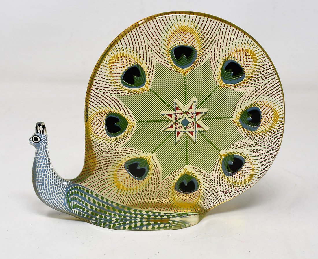Abraham Palatnik Mid-Century Lucite Snail: Abraham Palatnik Mid-Century Lucite Peacock Snail Sculpture, measures 7.5" long.