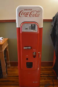 Vintage Vendo 44 Coca-Cola 10 cent Machine