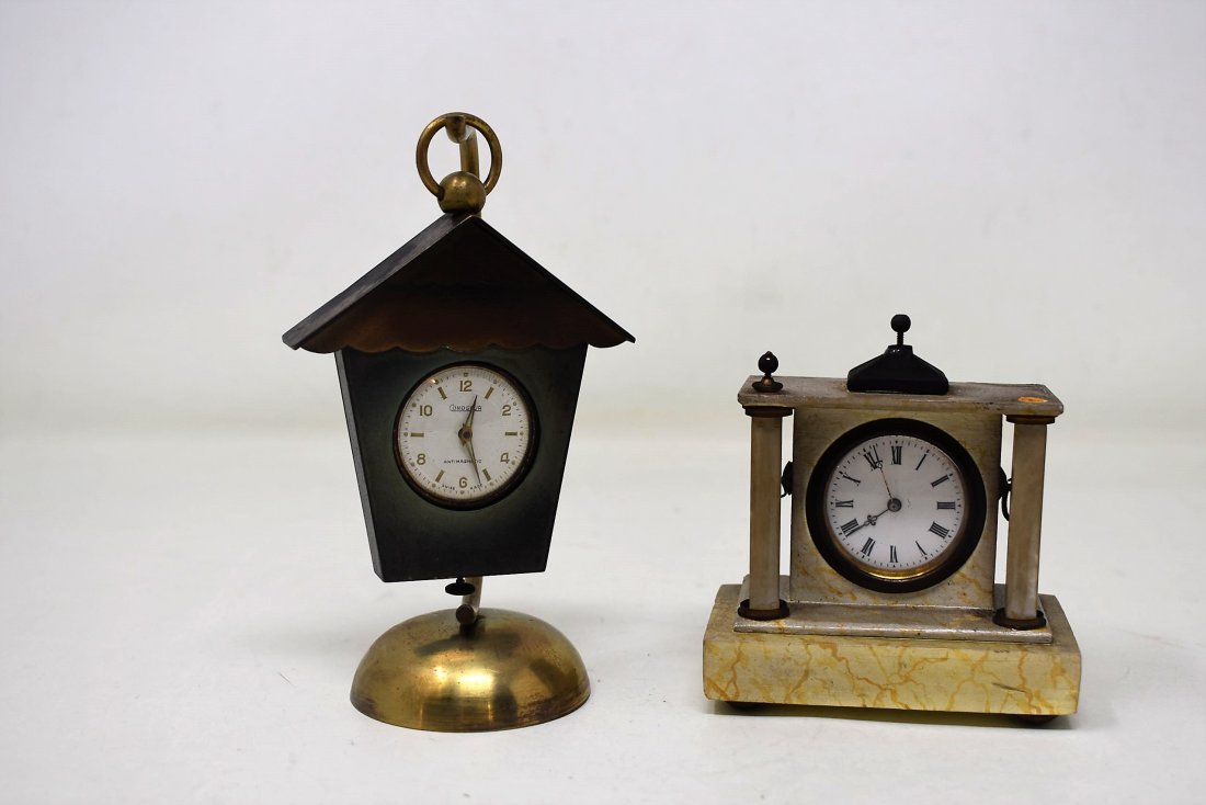 2 Small Vintage Desk Clocks (1 of 6)