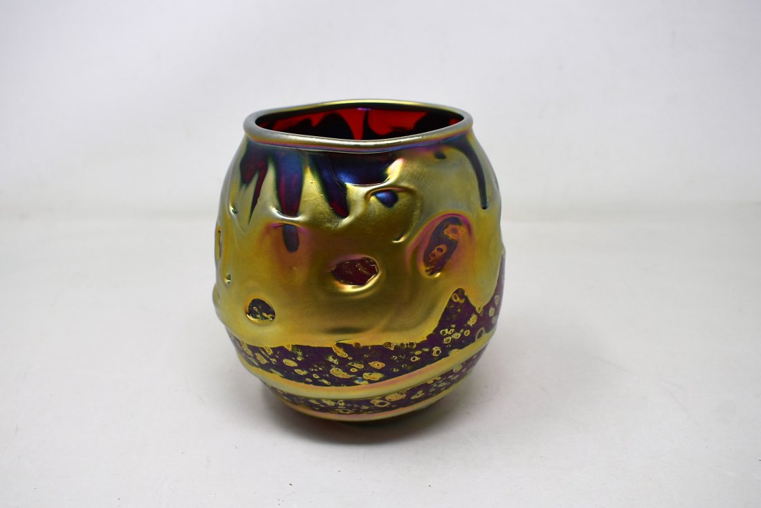Gorgeous 1989 Charles Lotton Red Lava Art Glass Vase: Stunning 1989 Charles Lotton Red Lava Art Glass Vase. It is signed and measures 5.5" tall.