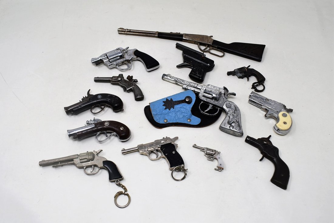 Lot of 13 Vintage Assorted Toy Guns (1 of 4)