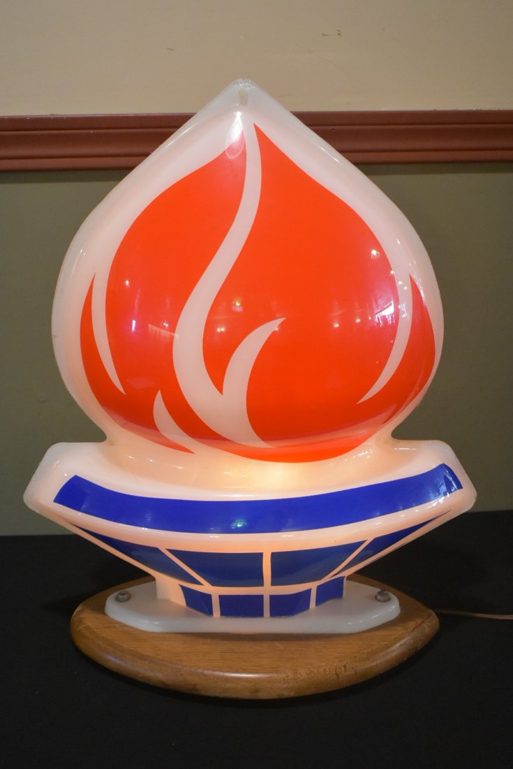 Standard Oil Flame Plastic Gas Pump Globe Lamp (1 of 4)
