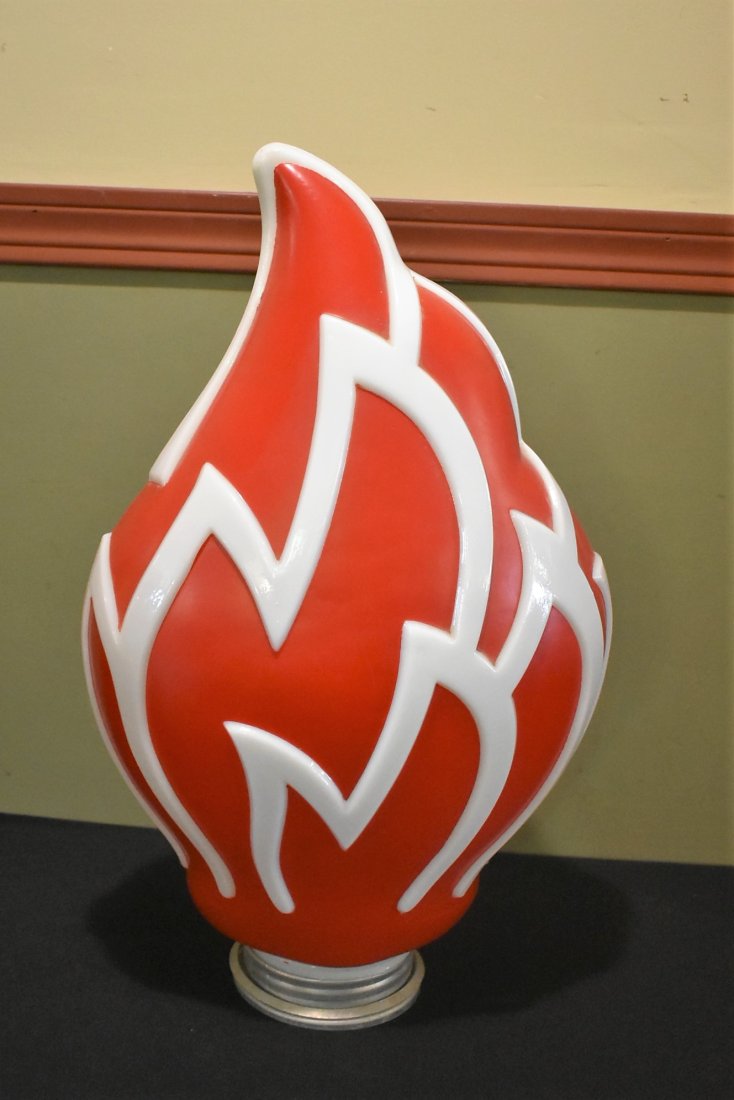 Beautiful Original Standard Oil Glass Flame Gas Pump Globe (1 of 8)