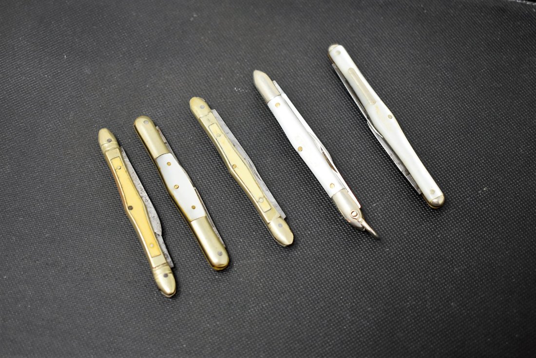 5 Vintage Thin Pocket Knifes: Lot of 5 Vintage Pocket Knives, as shown