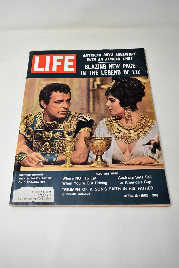 April 13, 1962 Life Magazine with Roger Maris & Mickey Mantle Cards (1 of 5)