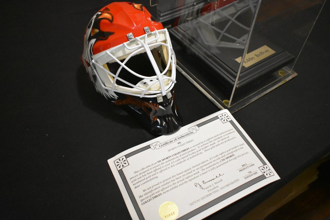 Eddie Belfour Blackhawks Mini Goalie Helmet Autographed (1 of 5)