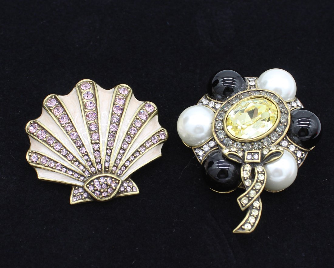 Heidi Daus Rhinestone 2 Brooch Pin Lot Sea Shell & wreath (1 of 3)