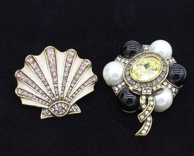 Heidi Daus Rhinestone 2 Brooch Pin Lot Sea Shell & wreath: Heidi Daus 2 Brooch Pin Lot - 1 is a seashell and the other appears to be a wreath or balloon bunch or something like that. Both are 2" wide