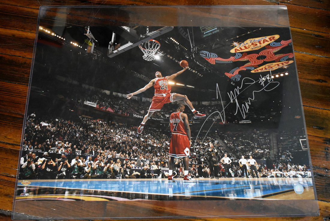 Chicago Bulls Tyrus Thomas 2007 All-Star Slam Dunk LG Photo Autographed (1 of 2)