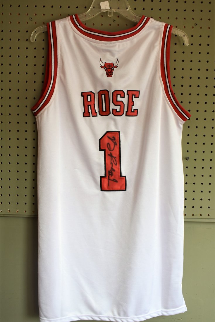 Derrick rose autographed clearance jersey