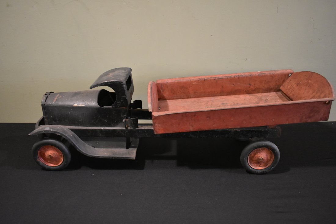 Vintage Turners Toys Large Pressed Steel Dump Truck (1 of 6)