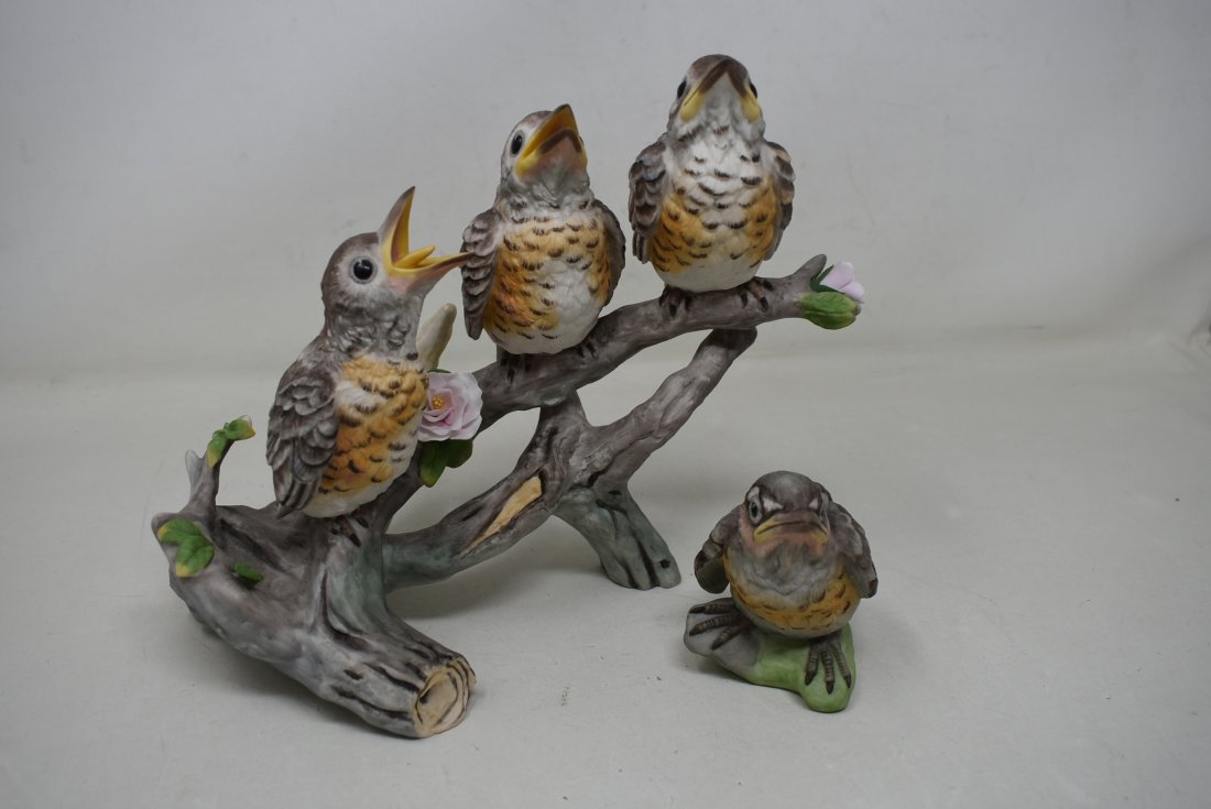 2 Boehm Porcelain Bird Figures Fledging Robin (1 of 8)