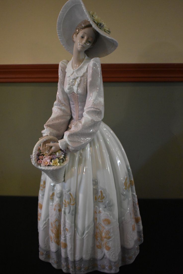 Lladro #1818 "Elegant Spring Courtship" (1 of 9)