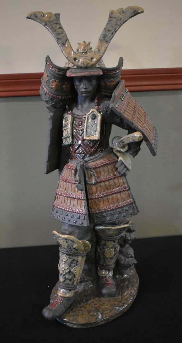 RARE Lladro Samuri Limited Edition 329/1500: RARW Lladro Samuri with Gres Finish, artist Antonio Ramos. Limited Edition number 329/1500. It measures 25" tall x 12" long. The sword has been glued, otherwise in very good condition.