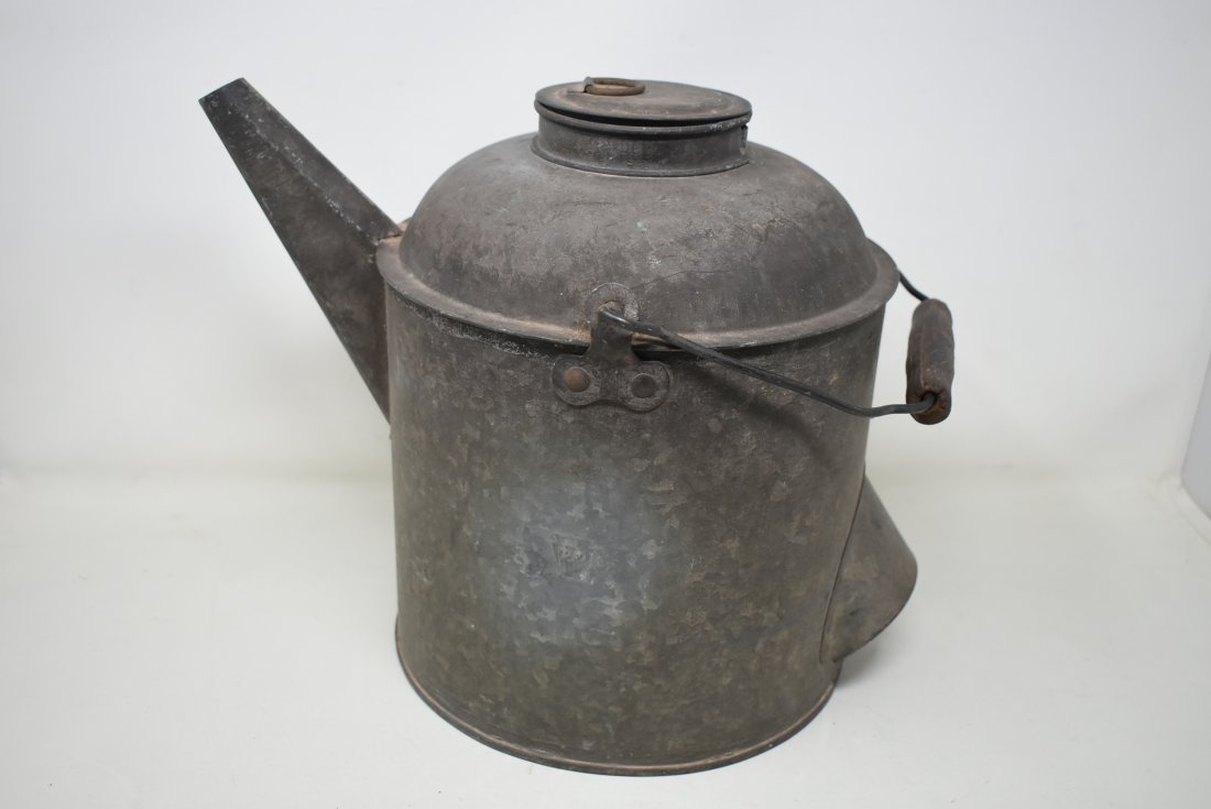 Vintage Pennsylvania Railroad Oil Can PRR: Vintage PRR Pennsylvania Railroad Oil Can. It measures 12" tall