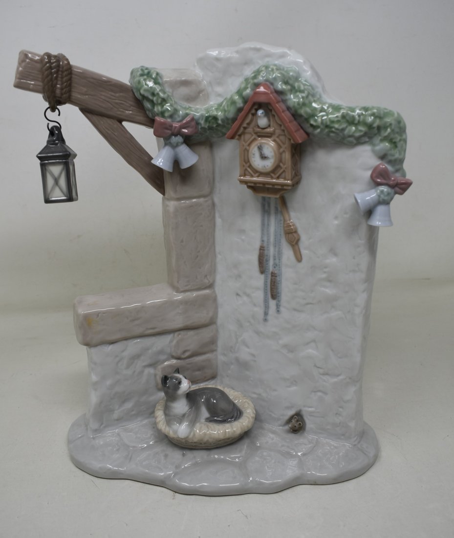 Lladro 6895 "It's Almost Time" Santa's Magical Workshop Series (1 of 5)