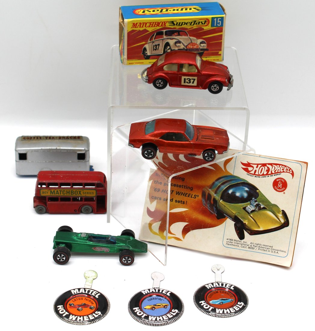 Lot of 2 Vintage Hot Wheels Redline Cars 3 Buttons a Booklet & 3 Matchbox Cars 1 in Box (1 of 11)