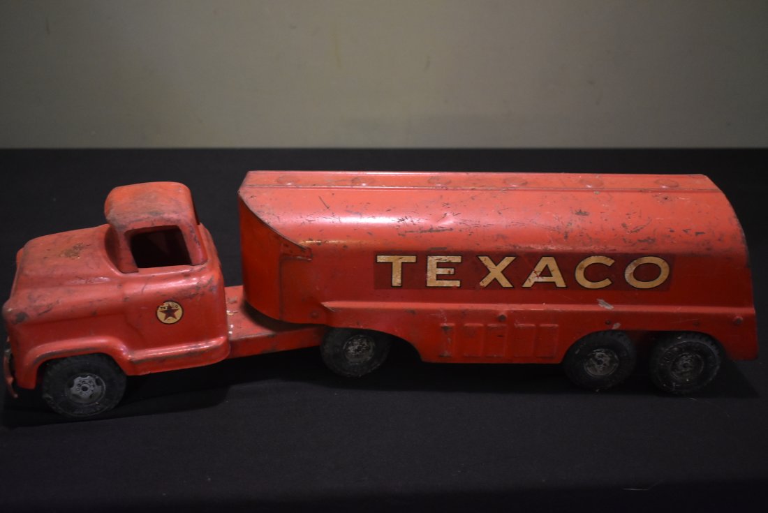 Buddy L Pressed Steel Texaco Tanker Truck: Buddy L Pressed Steel Texaco Tanker Truck.