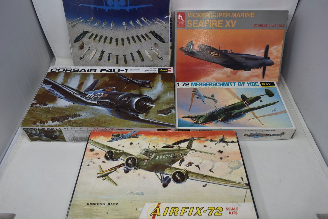 Lot of 5 Assorted Aircraft Model Kits (1 of 3)