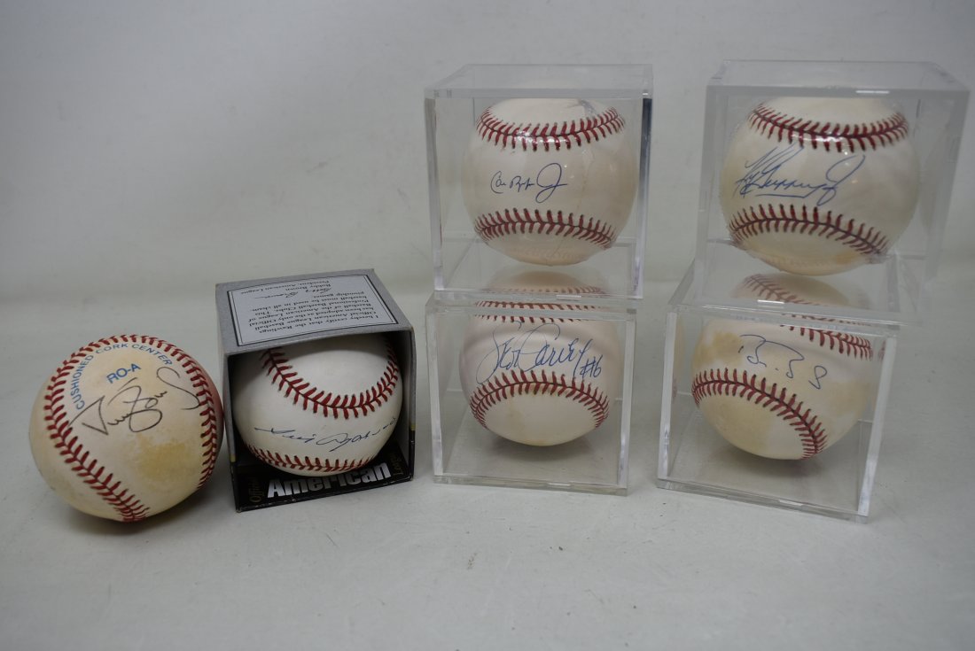 Lot of 6 Autographed Baseballs Bonds, Ken Griffey Jr,Ripken Jr, Garvey (1 of 3)
