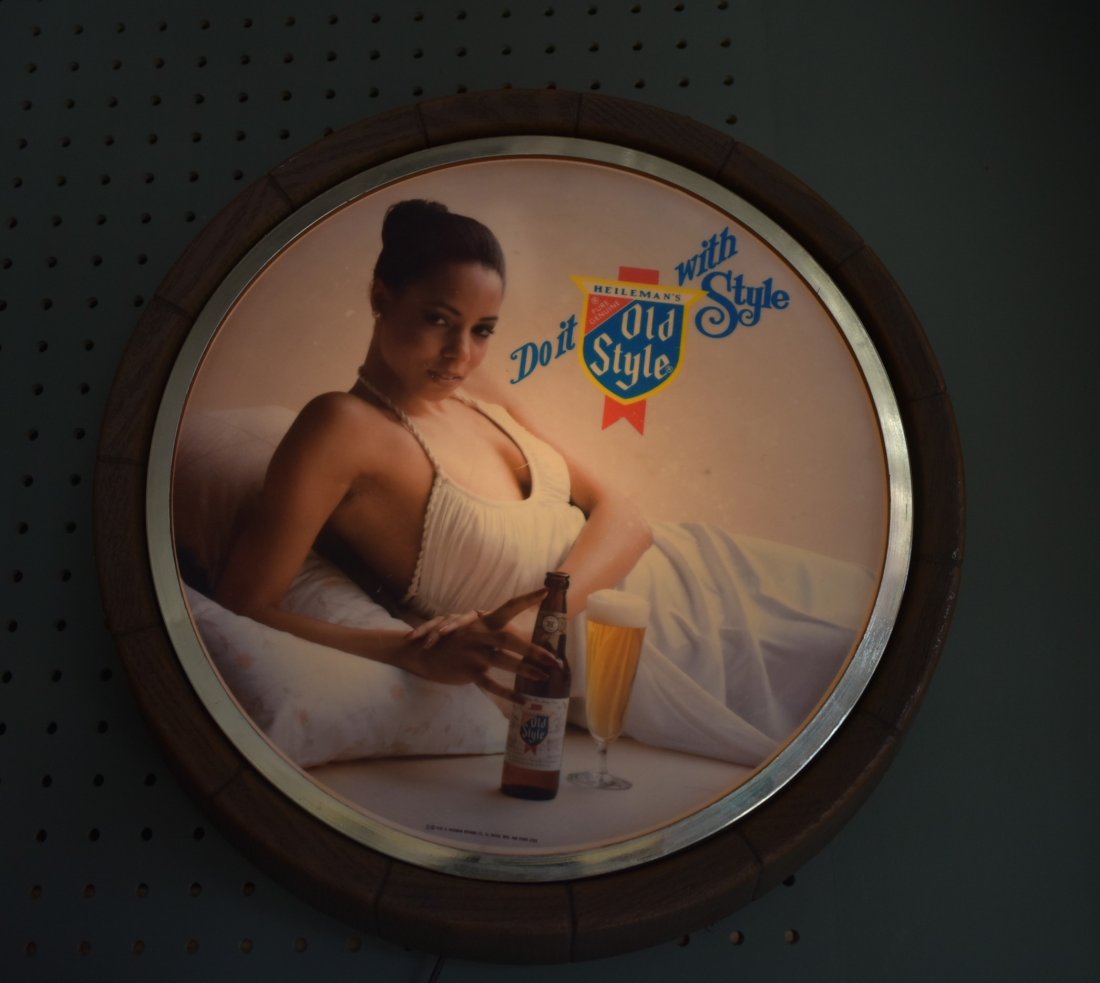 Vintage Old Style Beer Barrel Sign Light (1 of 4)