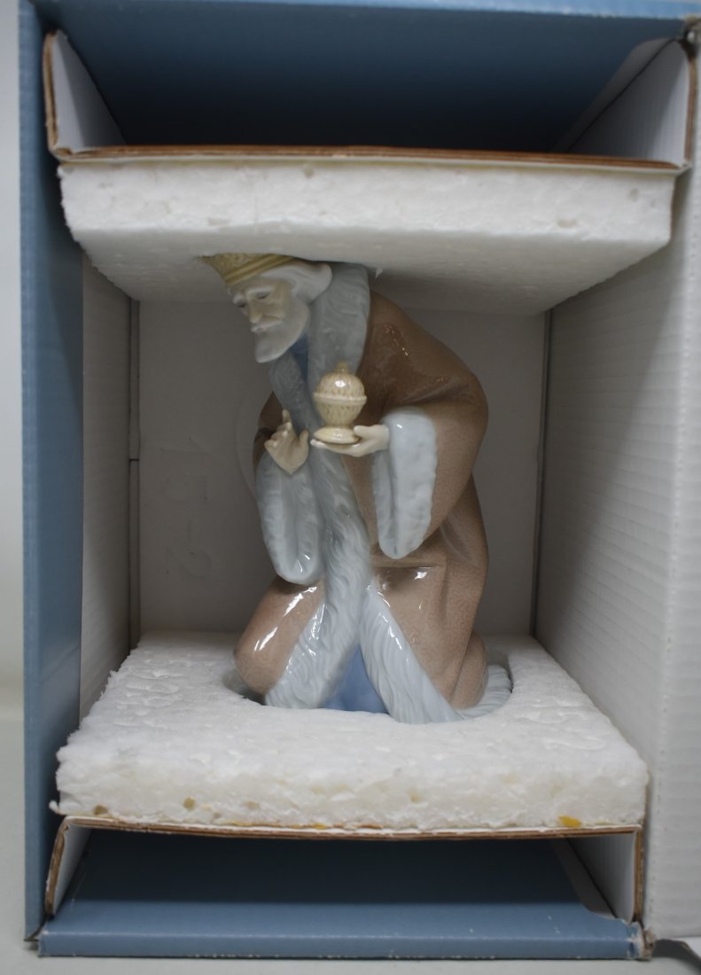Lladro "King Melchior" Mint in Box (1 of 5)