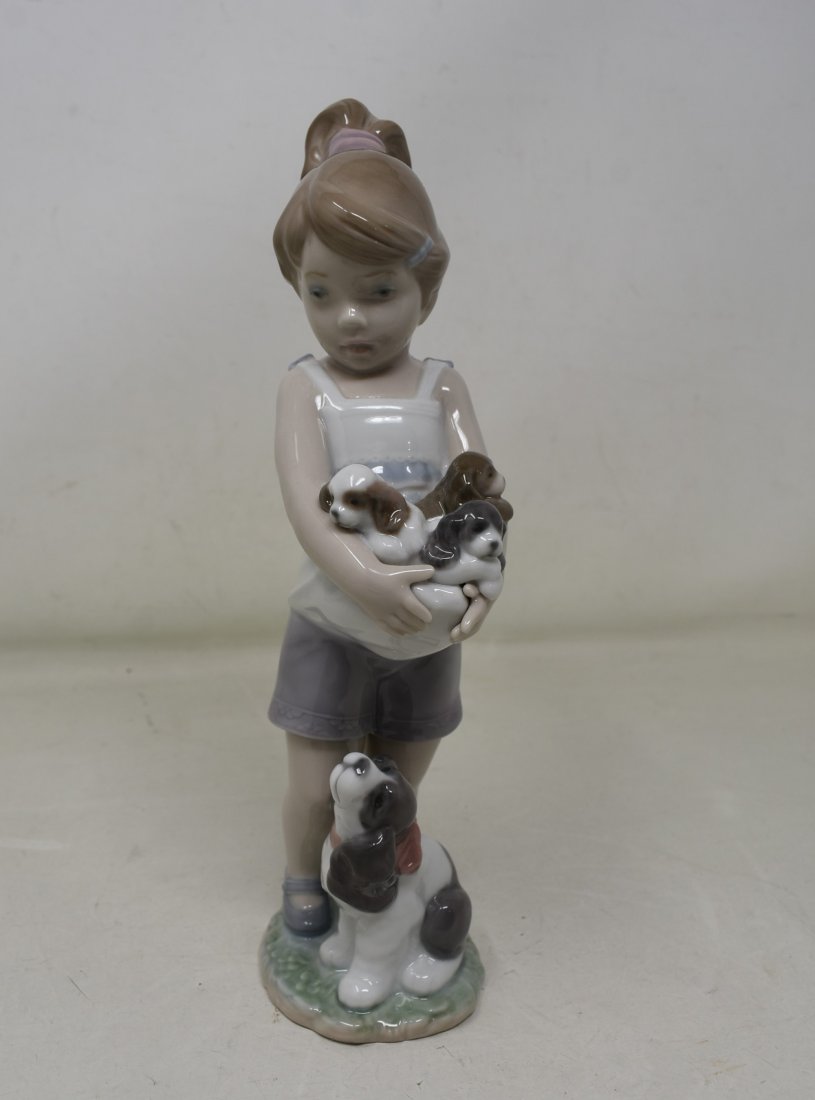 Lladro 2013 Annual Club Piece "Can I Keep Them?": Lladro 2013 Annual Club Piece "Can I Keep Them?", in excellent condition.